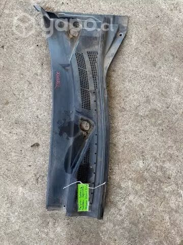 Rejilla cubre torpedo izquierda Nissan Xtrail 2010