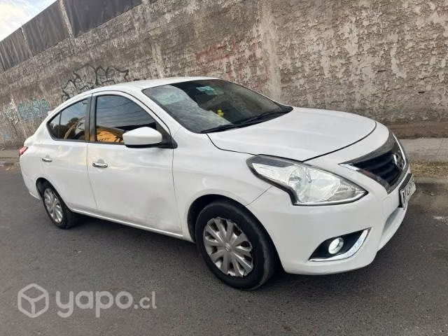Vendo auto nissan versa  2016
