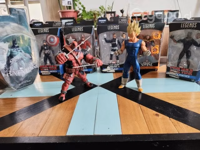 Figuras colección Marvel/Batman/Vegeta