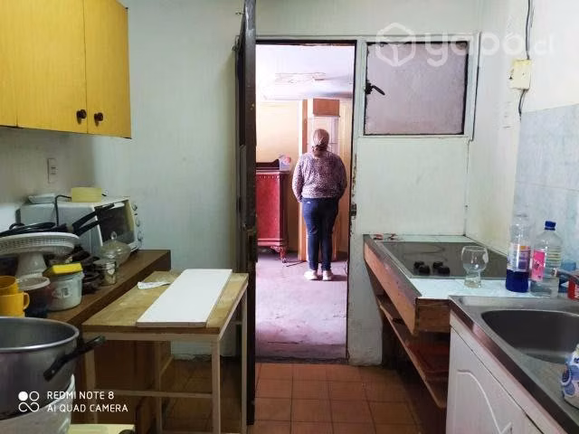 Casa que cuenta con una fábrica de pan y sala - Imagen 4