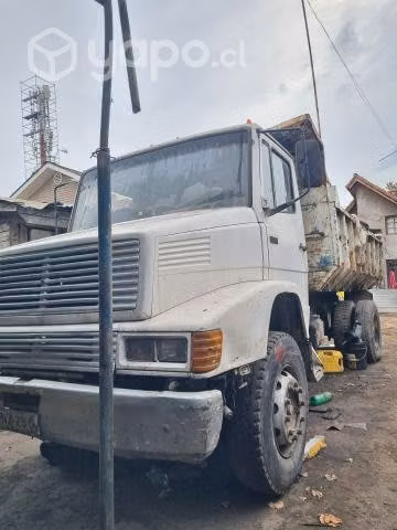 Camion tolva mercedes