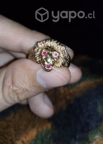 Anillo de oro