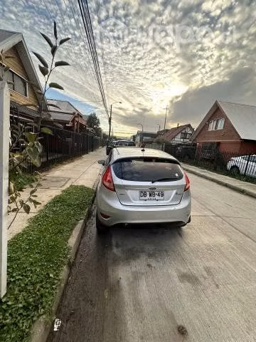Se vende Ford fiesta 1.6 full 2011
