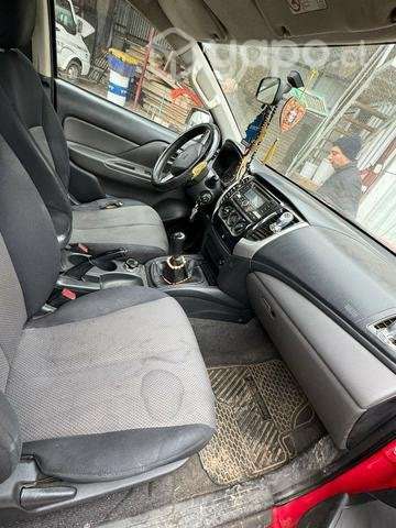 Camioneta Mitsubishi L200 - Imagen 5