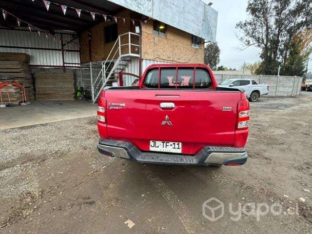 Camioneta Mitsubishi L200 - Imagen 3