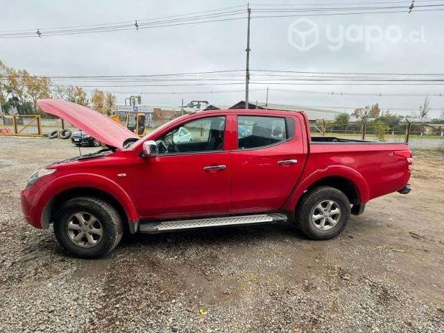 Camioneta Mitsubishi L200 - Imagen 4