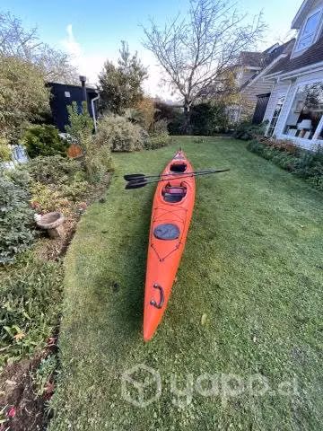 Kayak de travesía doble de poco uso