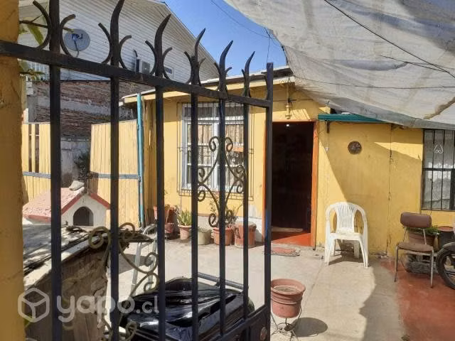 Sitio con dos casas