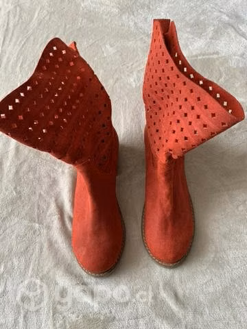Botas de cuero rojo 37 nuevas sin uso