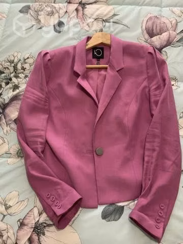Blazer crop talla m marca io - Imagen 2