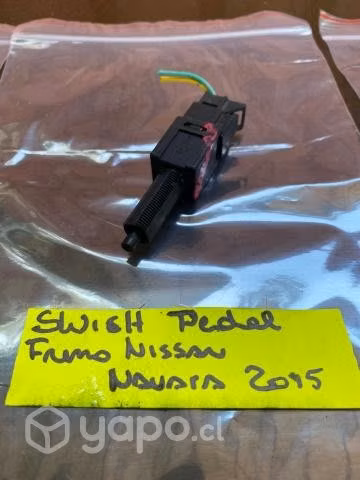 Swich pedal freno Nissan Navara 2015
