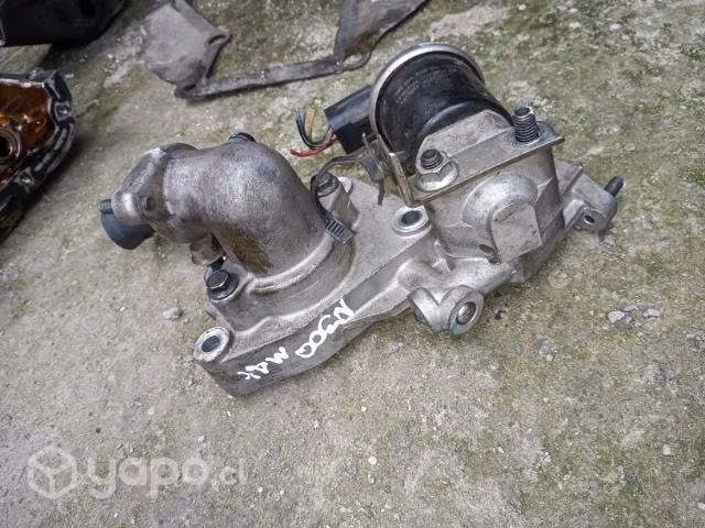 Chevrolet n300 max bomba de agua porta termostato - Imagen 1