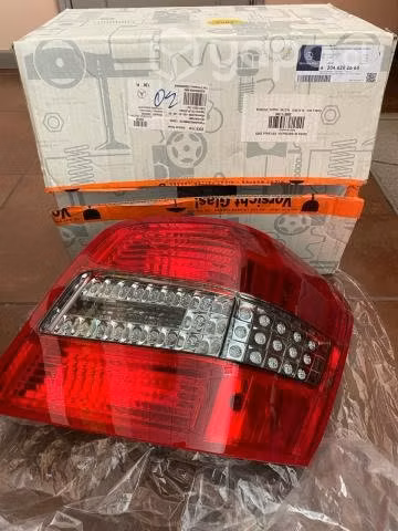 Lámpara luz trasera Mercedes Benz