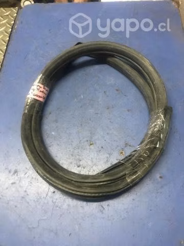 Goma contorno pilar pta del izq Mitsubishi Montero