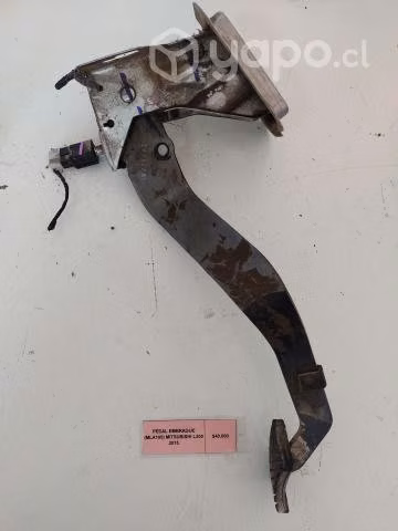 Pedal Embrague (MLA105) Mitsubishi L200 2015