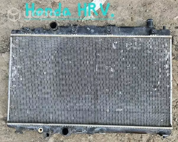 Radiador Honda H-RV 2017 2023 buen estado