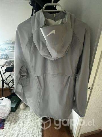 Nike x Drake Nocta Golf Jacket Grey - Imagen 2