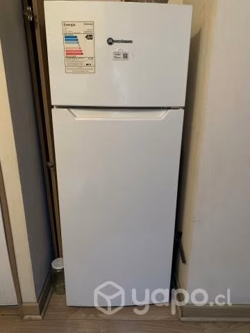 Refrigerador Mademsa 212 L Frío directo