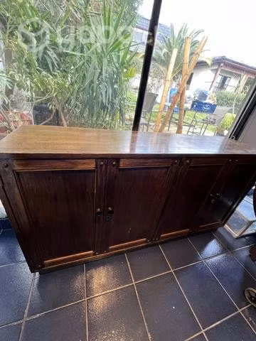 Mueble de madera