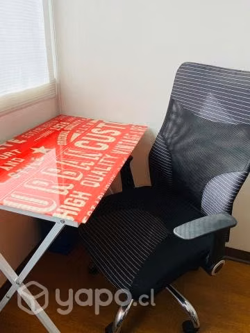 Escritorio para computador y silla - Imagen 4