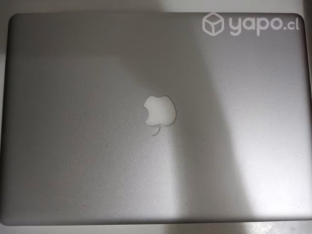 MacBook Pro 2011 y Cargador