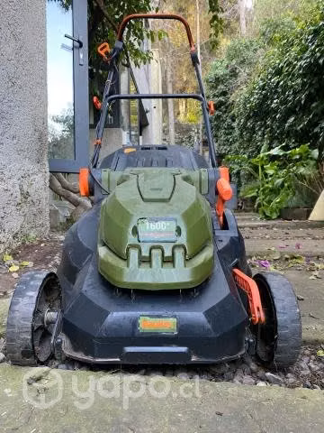 Máquina de cortar pasto Bauker