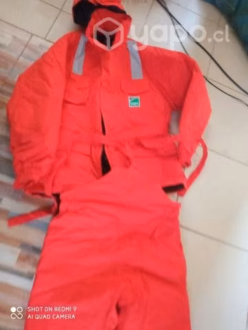 Traje térmico talla L nuevo