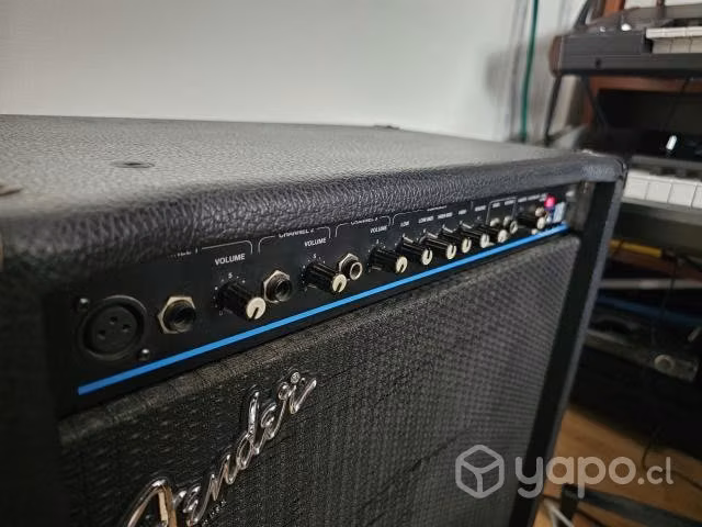 Amplificador Fender bajo y teclado - Imagen 3