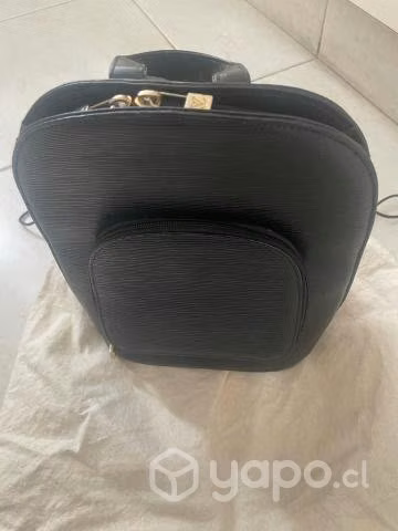 Cartera L V, sin uso, guardada mucho tiempo