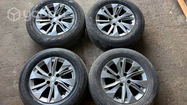 215/65r16 Peugeot 3008
