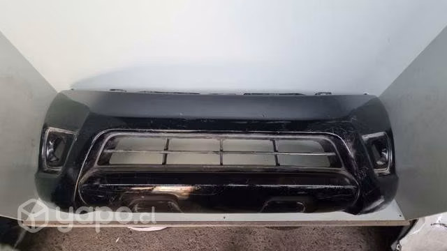 Parachoque Nissan np300 dmg la cisterna 52.01