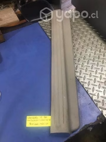 Cubre zocalo del der Mitsubishi L