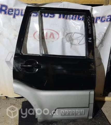 Puerta trasera derecha Mahindra Scorpio solo lata