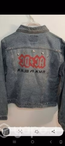Chaqueta Mesclilla estampada y enchufada nueva