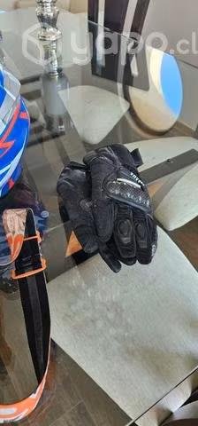 Casco, antiparasitario y guantes
