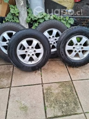 . Llantas y neumatico mitsubishi l 200