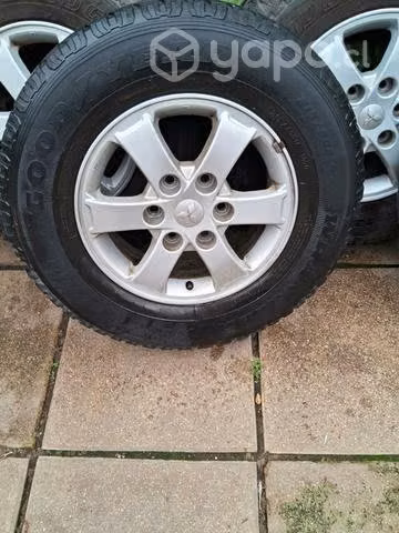 . Llantas y neumatico mitsubishi l 200