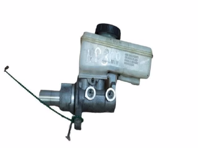 Bomba de freno nissan np300 2019