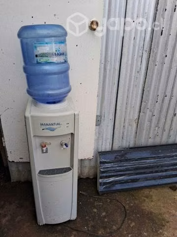 Dispensador de agua fria y caliente