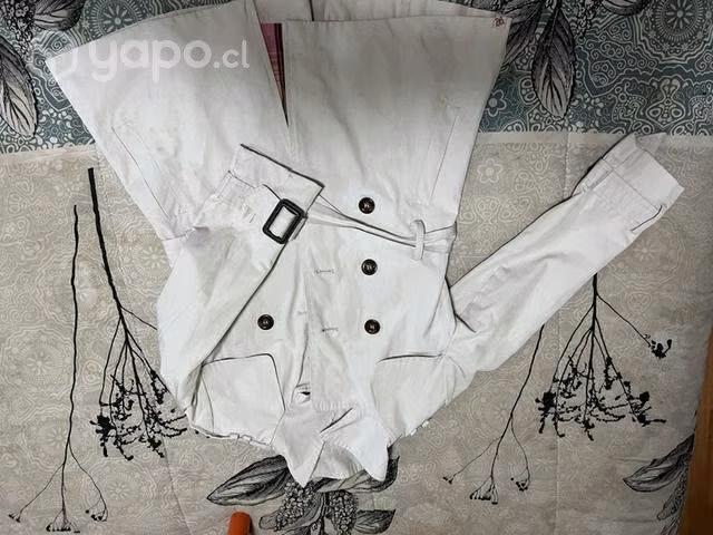 Trench niña como nueva