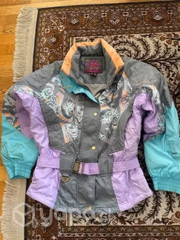 Parka importada marca Nevica talla 40