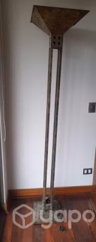 Lámpara de pie de fierro pintado al oxido.Impecabl - Imagen 3
