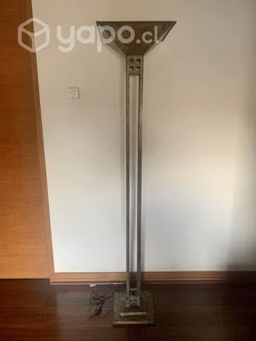 Lámpara de pie de fierro pintado al oxido.Impecabl - Imagen 4