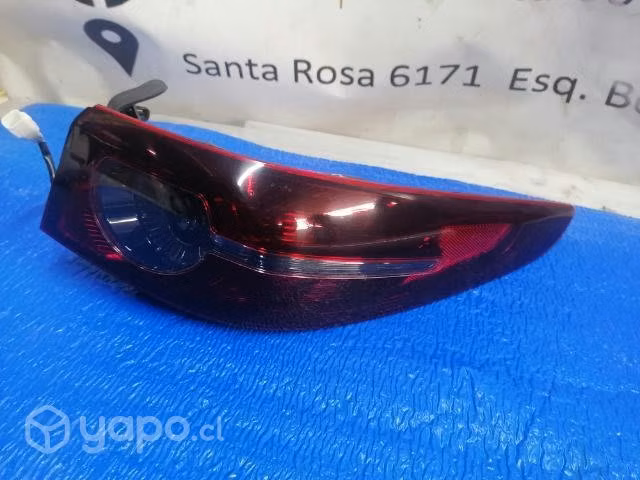 Foco Mazda 3 RH año 2022