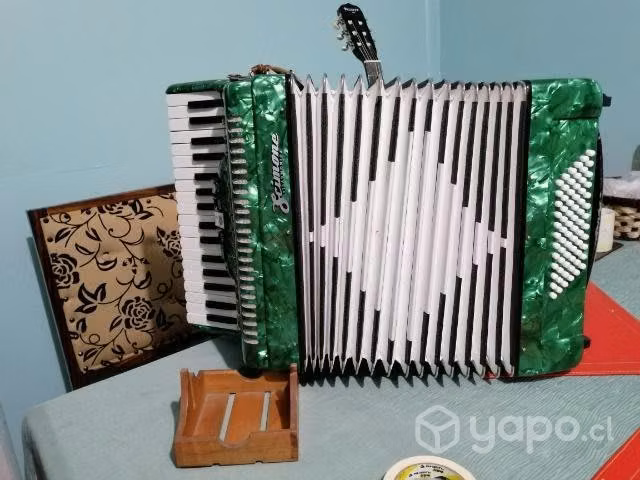Acordeon Scimone 34 teclas 72 bajos