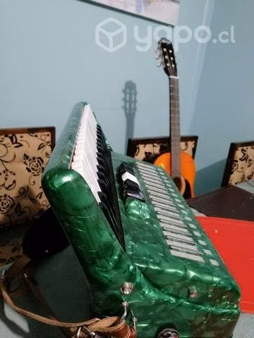 Acordeon Scimone 34 teclas 72 bajos