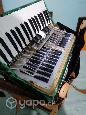 Acordeon Scimone 34 teclas 72 bajos