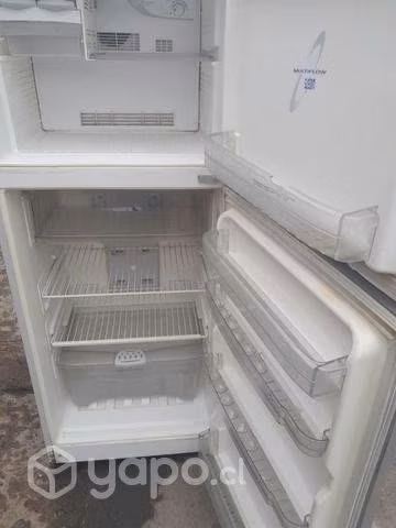 Refrigerador no frost Mademsa funcionando impecabl