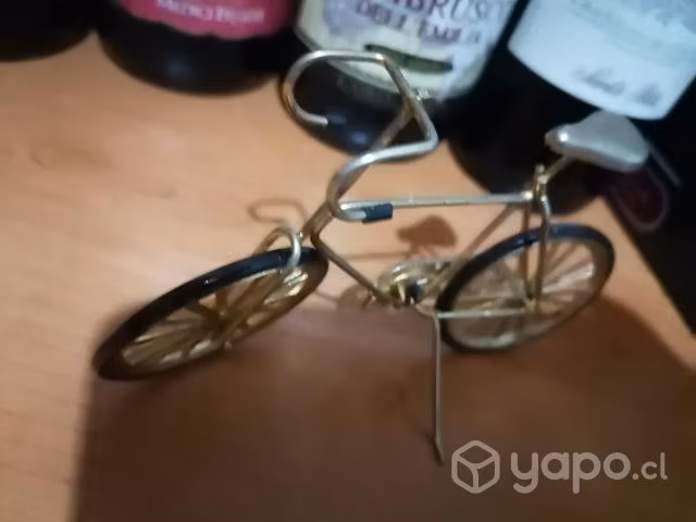 Dorada bicicleta metálica - Imagen 5
