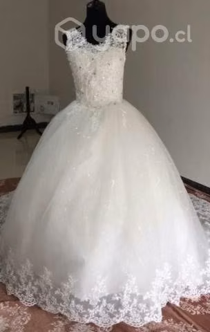 Vestido de novia estilo princesa - Imagen 3